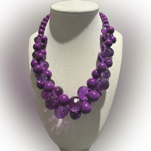 Jewelry - Purple Bauble Beads Vintage Necklace Statement